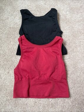 ‼️ 2 Daisy Fuentes Padded Tank Crop Tops ‼️